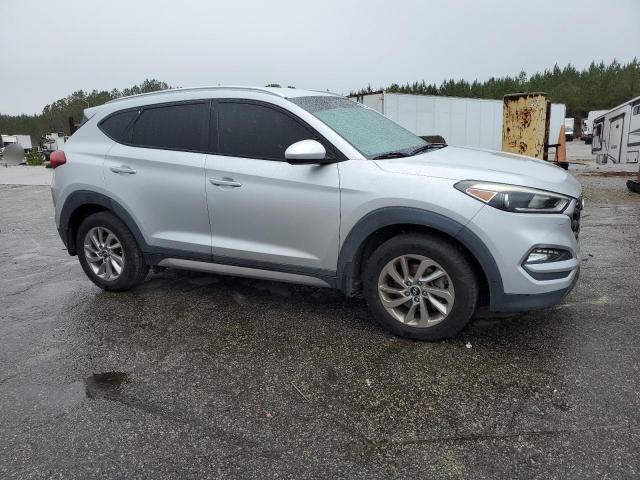  HYUNDAI TUCSON 2017 Srebrny