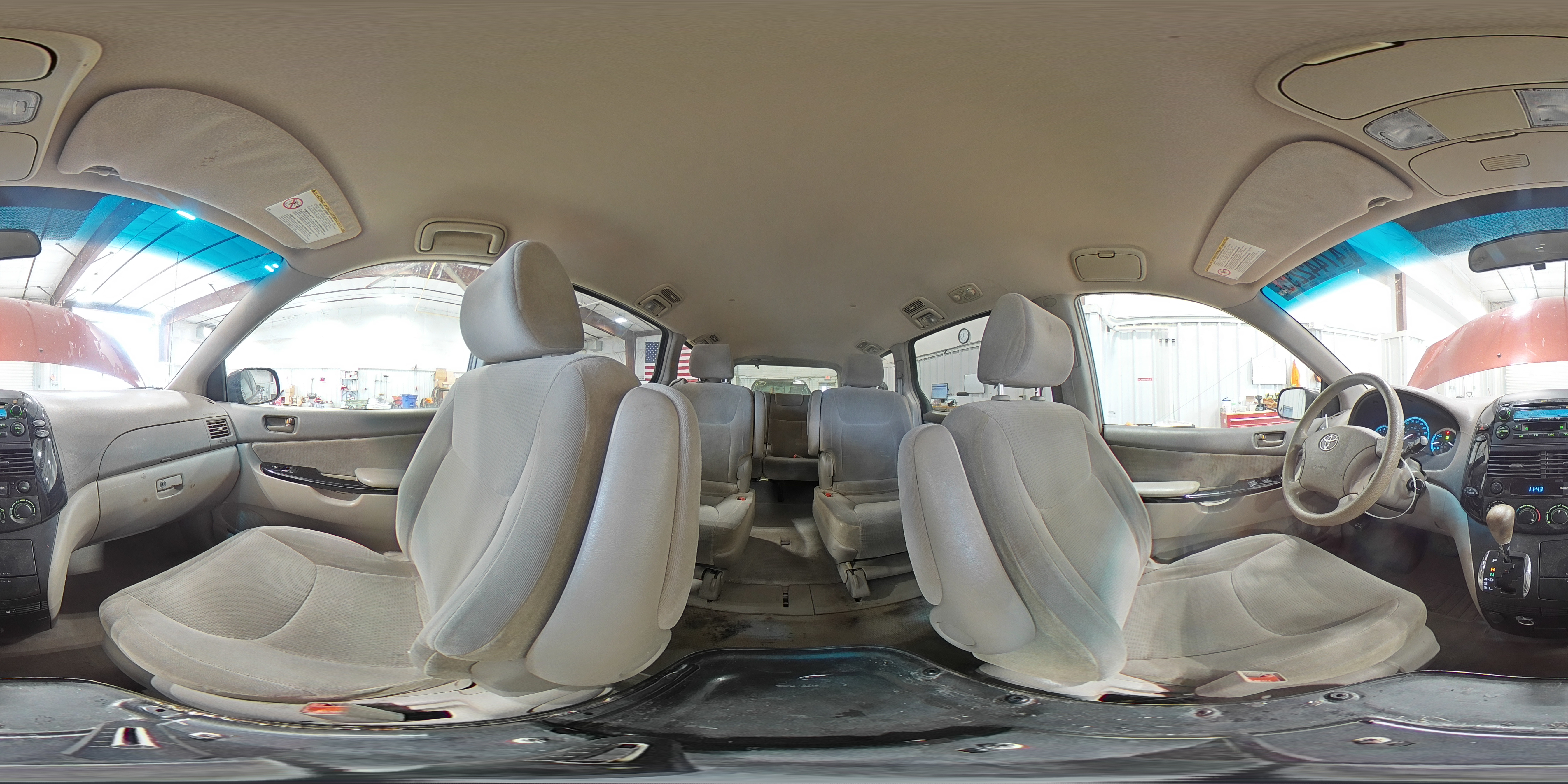 2004 Toyota Sienna - Image 13