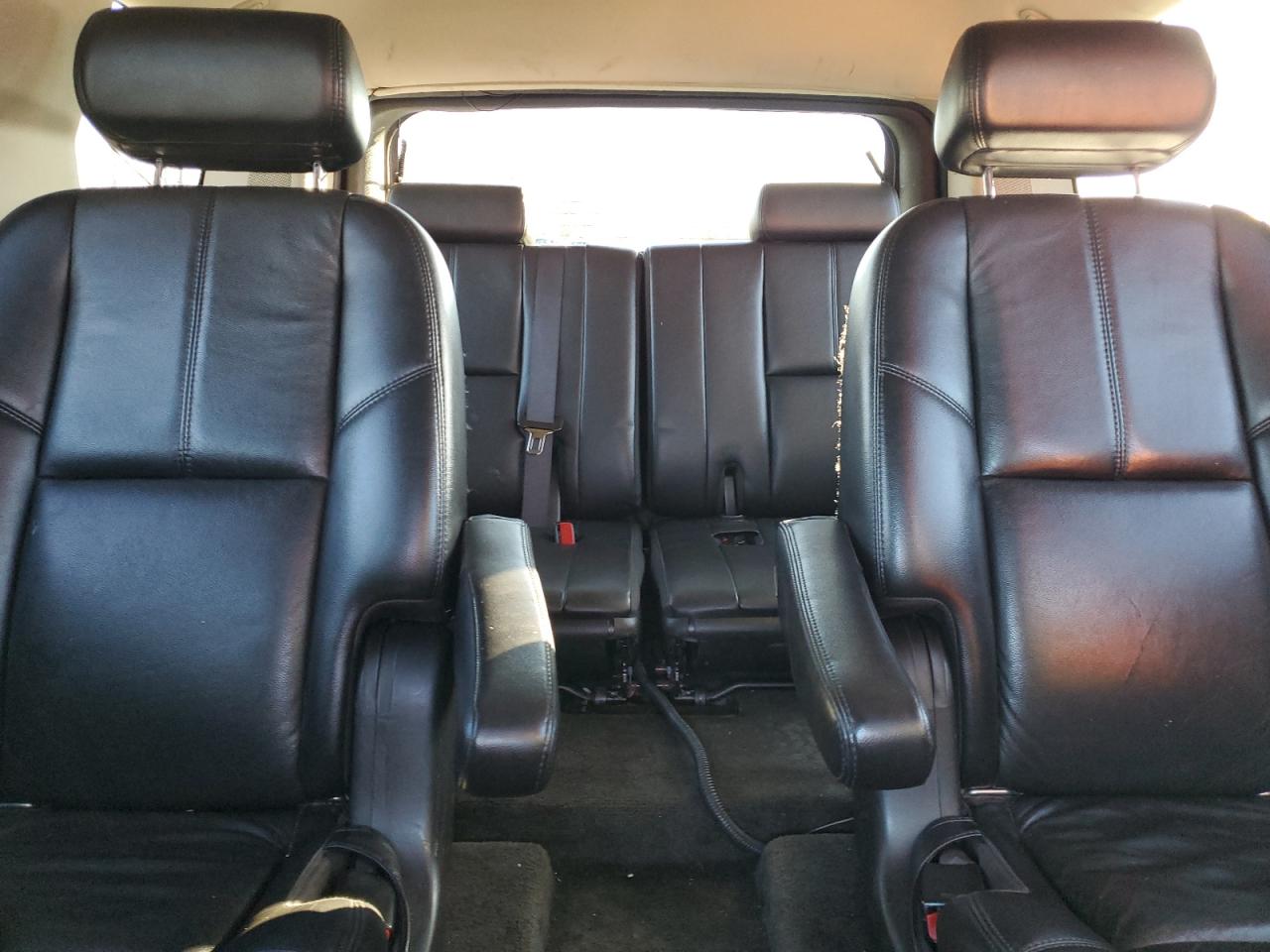 2007 Chevrolet Tahoe - Image 10