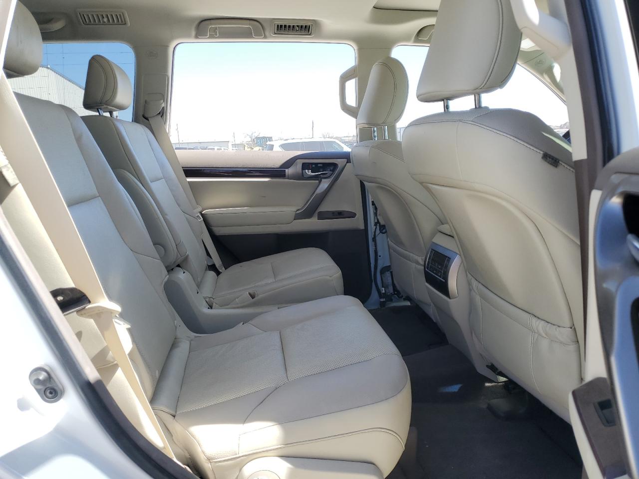 2019 Lexus GX - Image 11