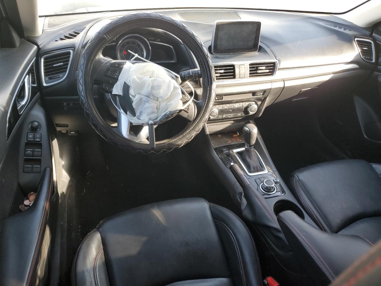 2016 Mazda 3 - Image 8