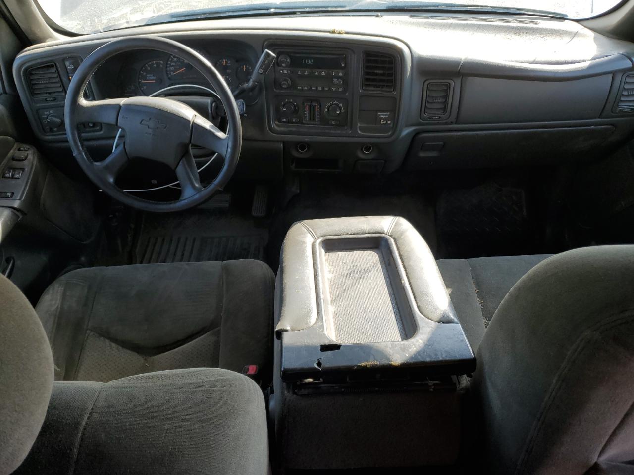 2004 Chevrolet Silverado - Image 8