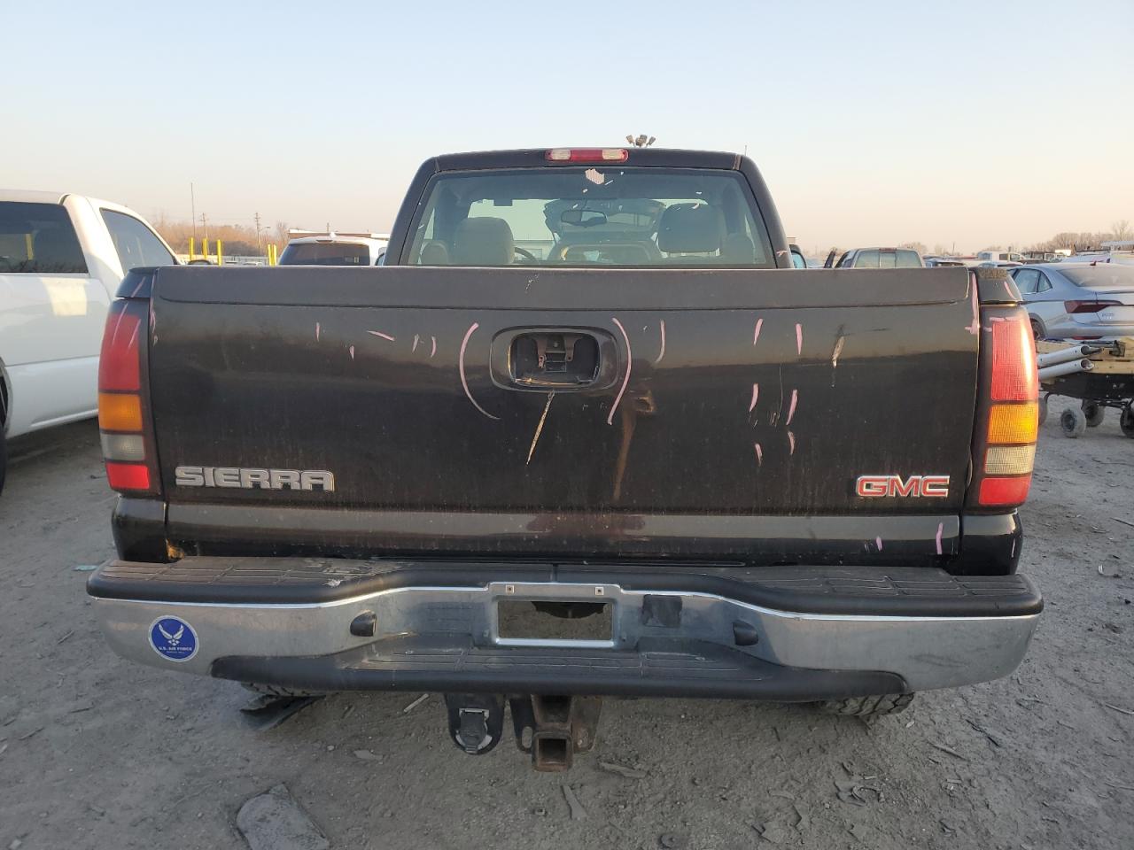 2004 GMC Sierra - Image 6
