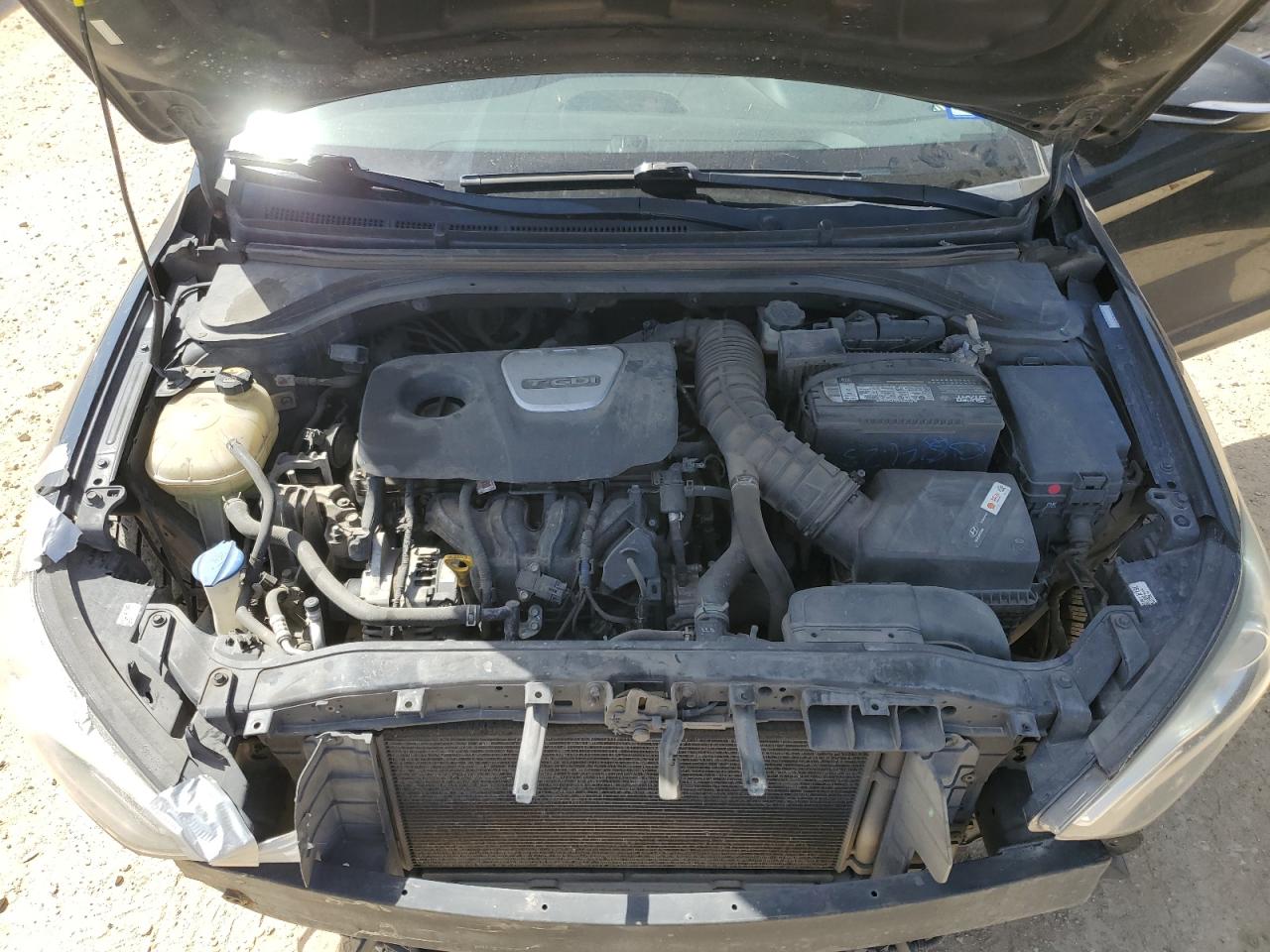2017 Hyundai Elantra - Image 11