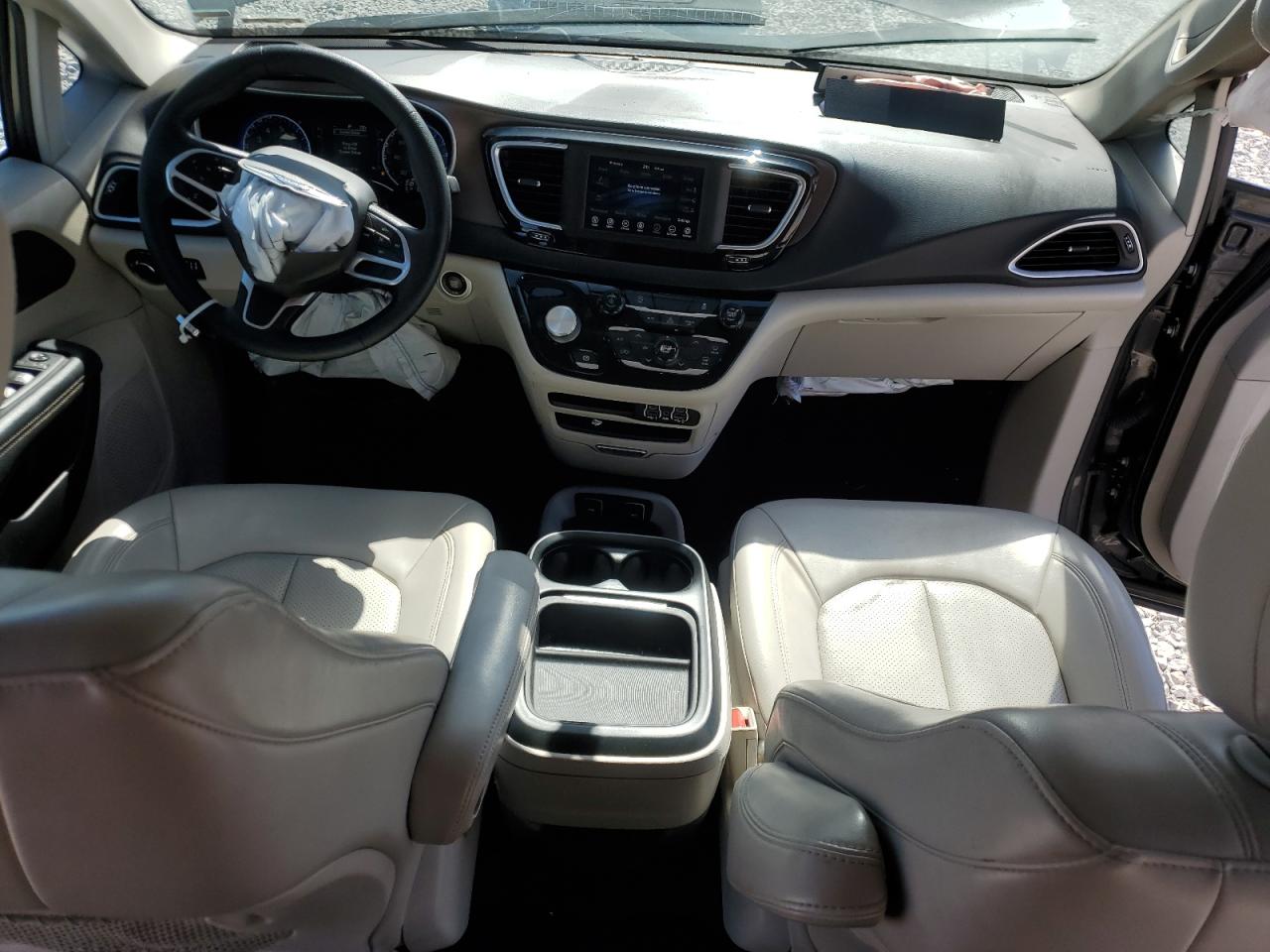 2021 Chrysler Voyager - Image 8