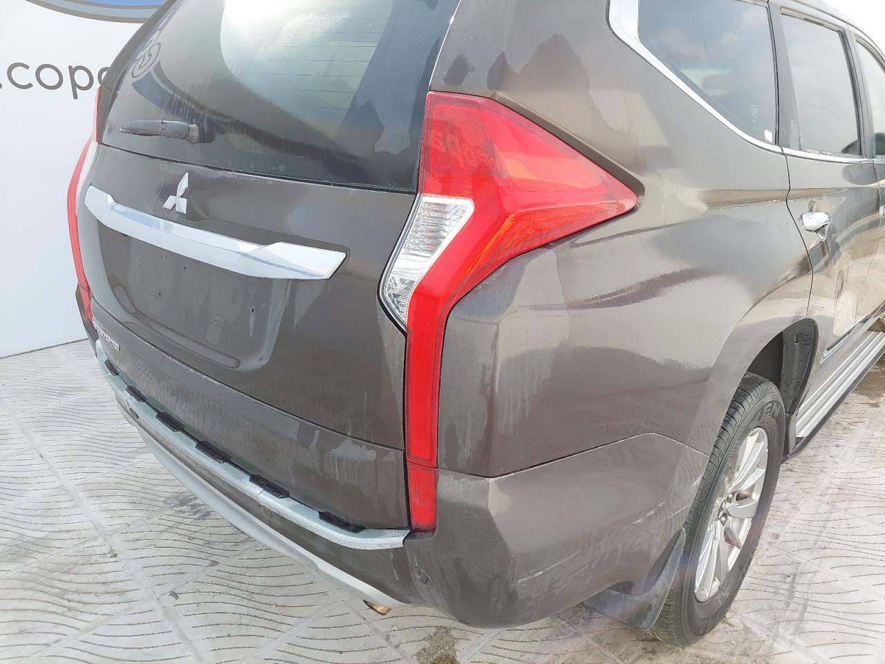 MMEMC21X1HH018324 - 2017 Mitsubishi Montero - #47900685