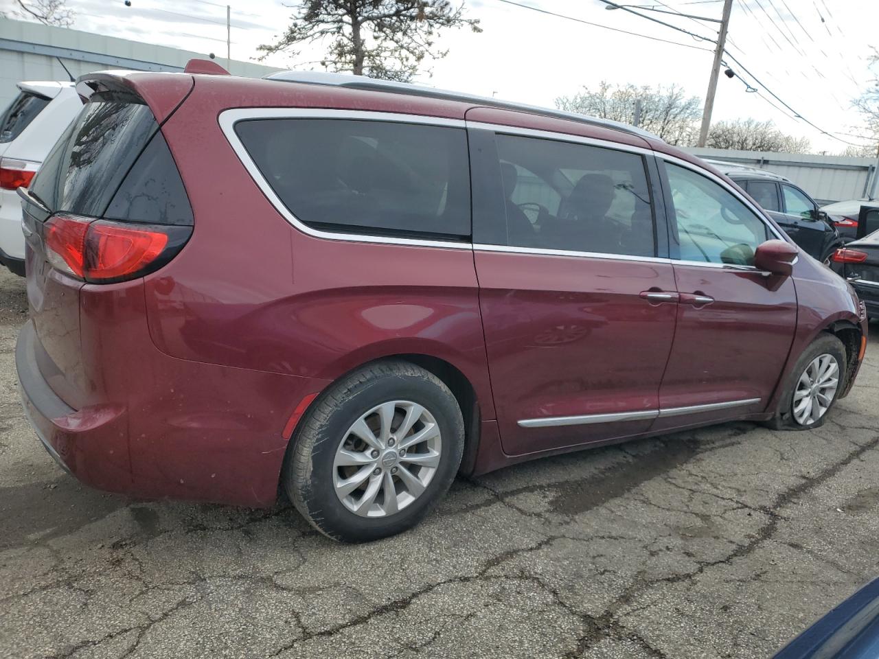 2018 Chrysler Pacifica - Image 3