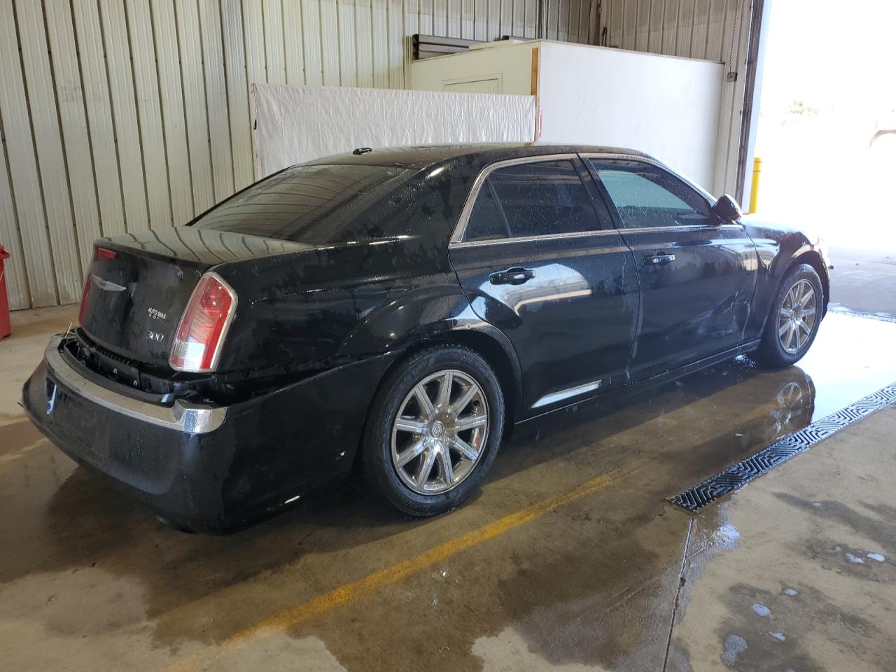 2014 Chrysler 300 - Image 3