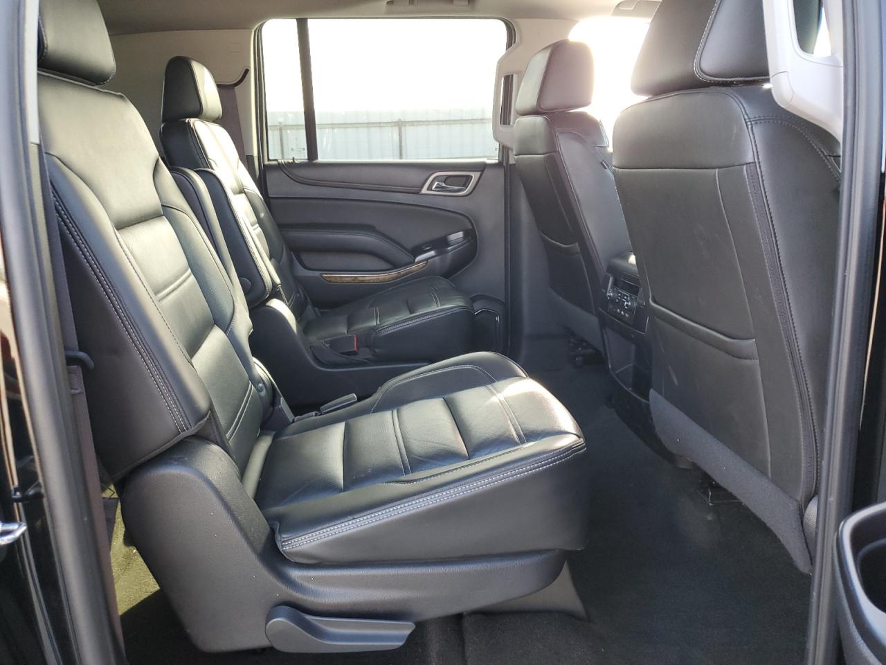 2017 GMC Yukon - Image 11