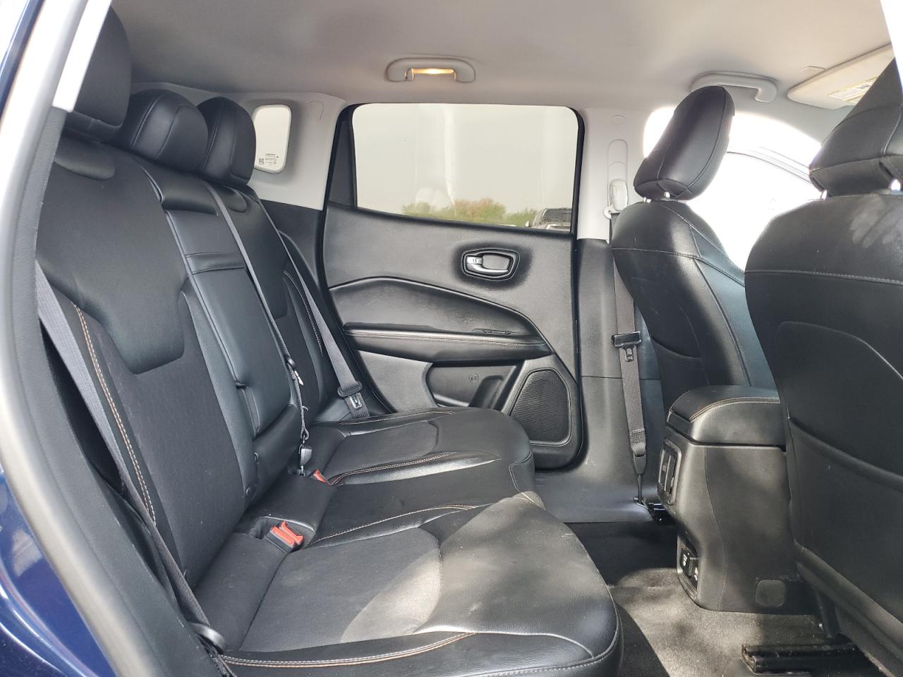 2018 Jeep Compass - Image 12