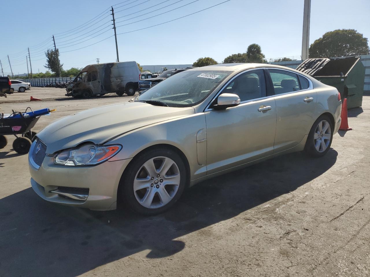 2009 Jaguar XF - Image 1