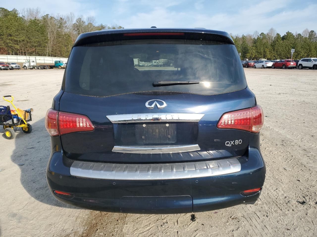 2017 Infiniti QX80 - Image 6
