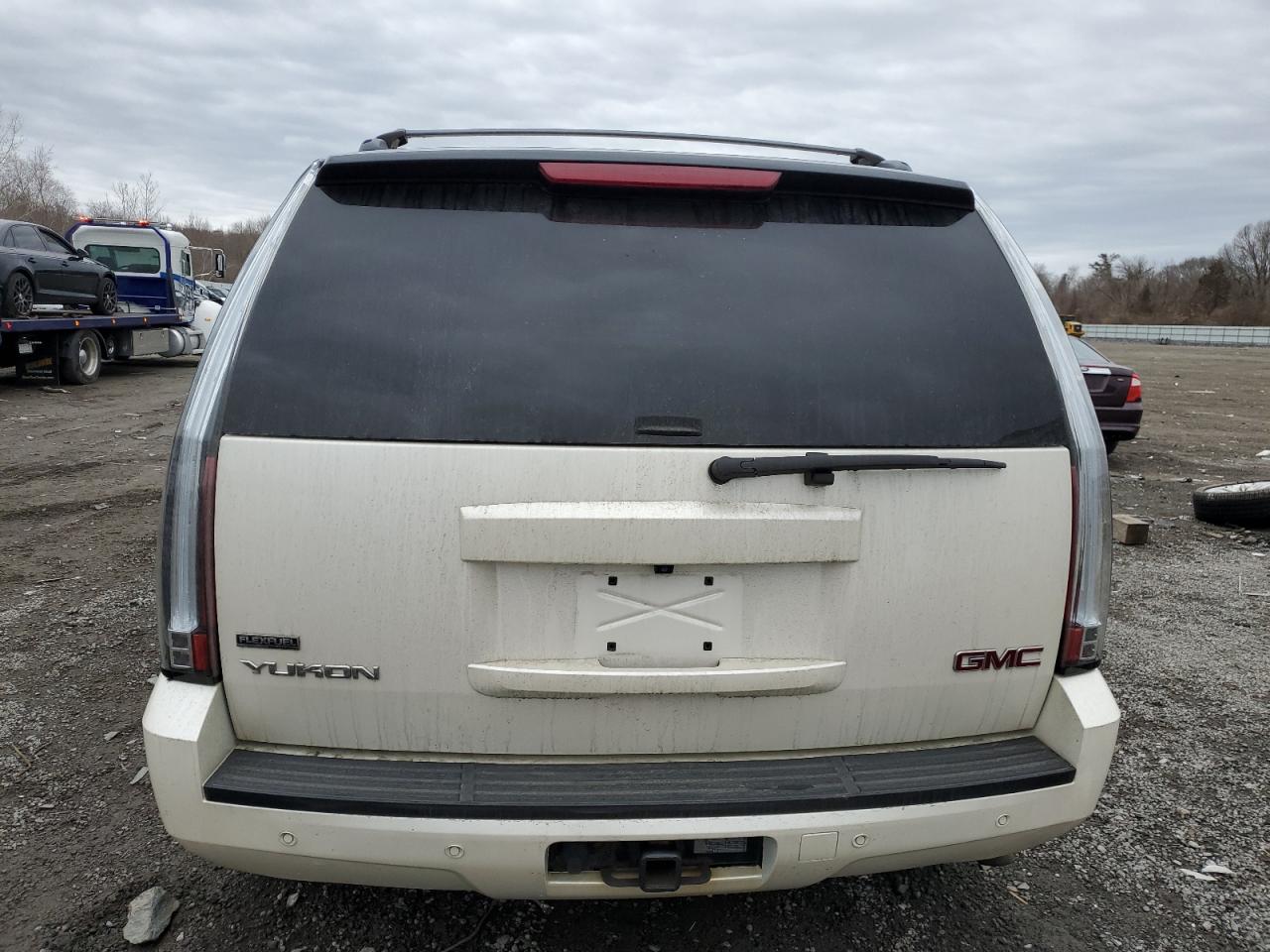 2012 GMC Yukon - Image 6
