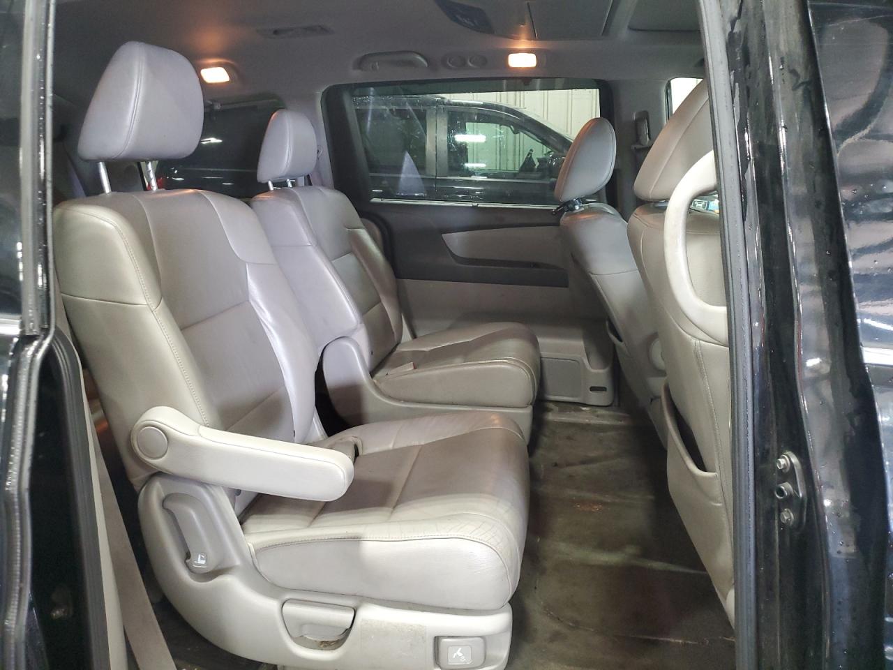 2012 Honda Odyssey - Image 12