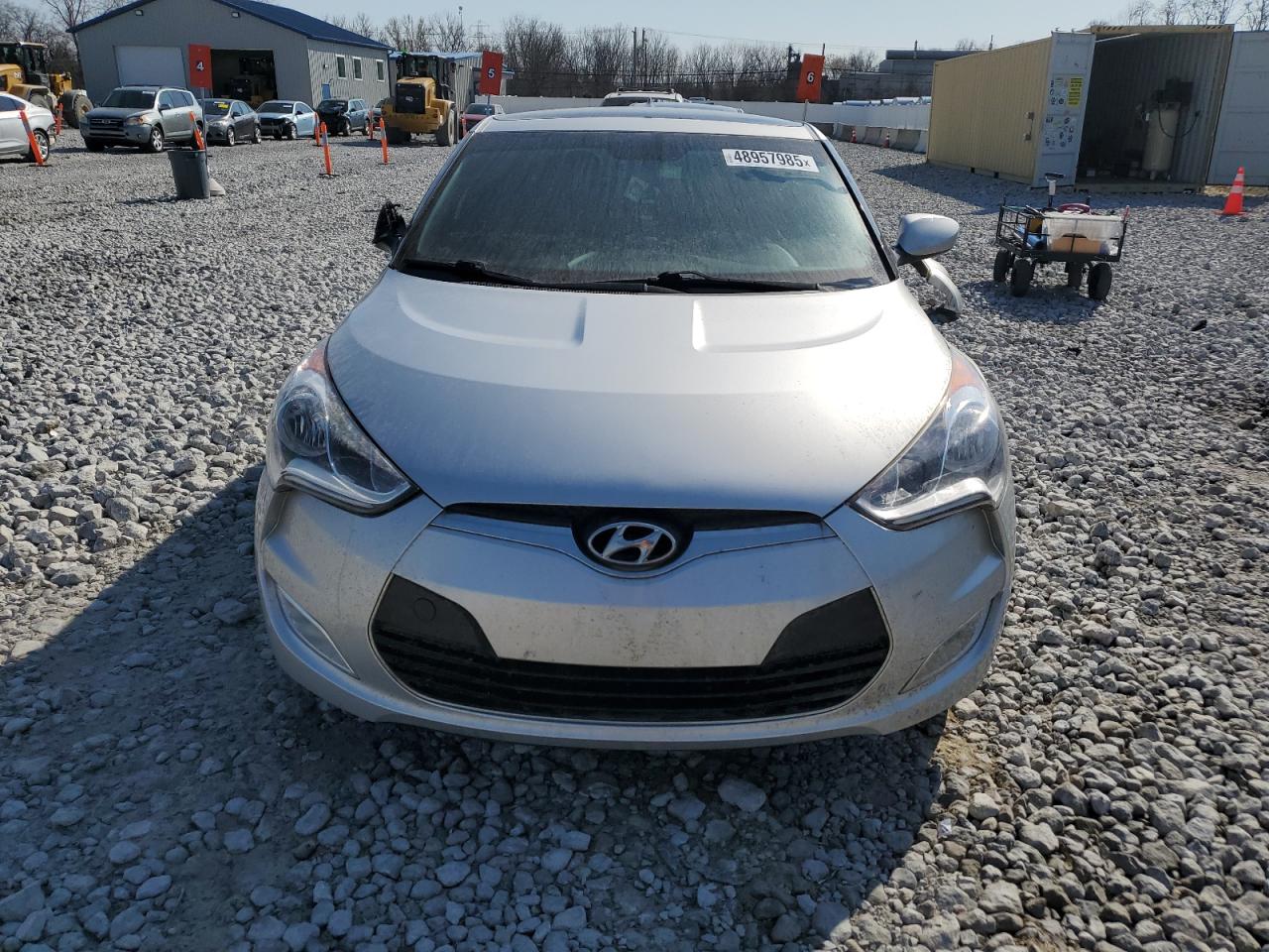 2016 Hyundai Veloster - Image 5