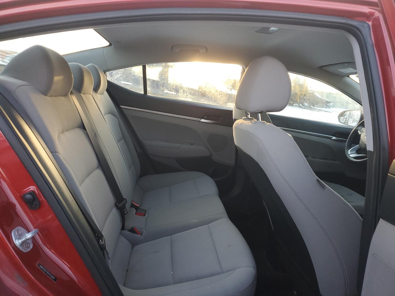 2019 Hyundai Elantra - Image 10