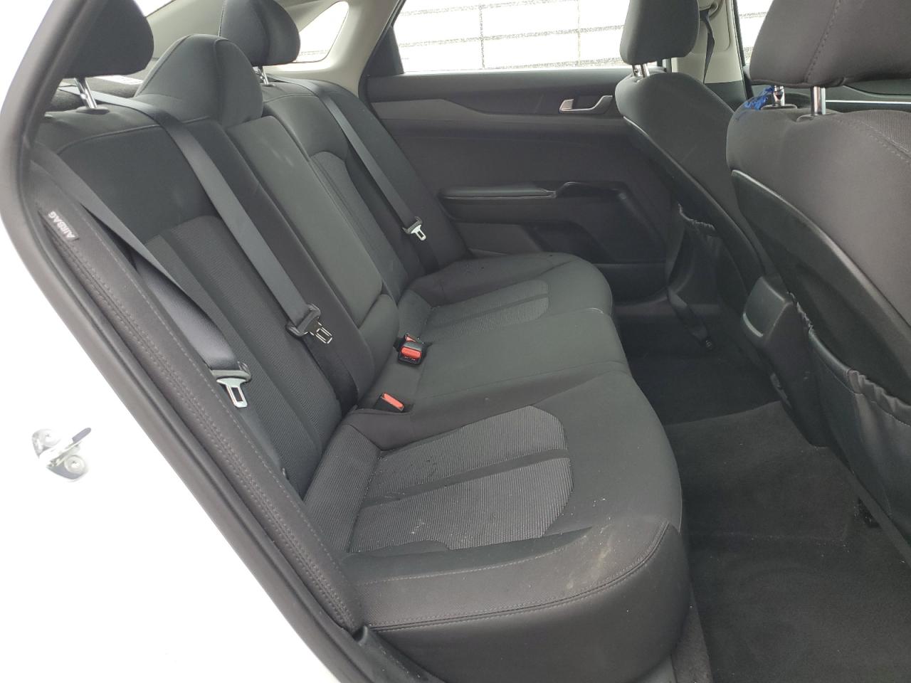 2023 Kia K5 - Image 10