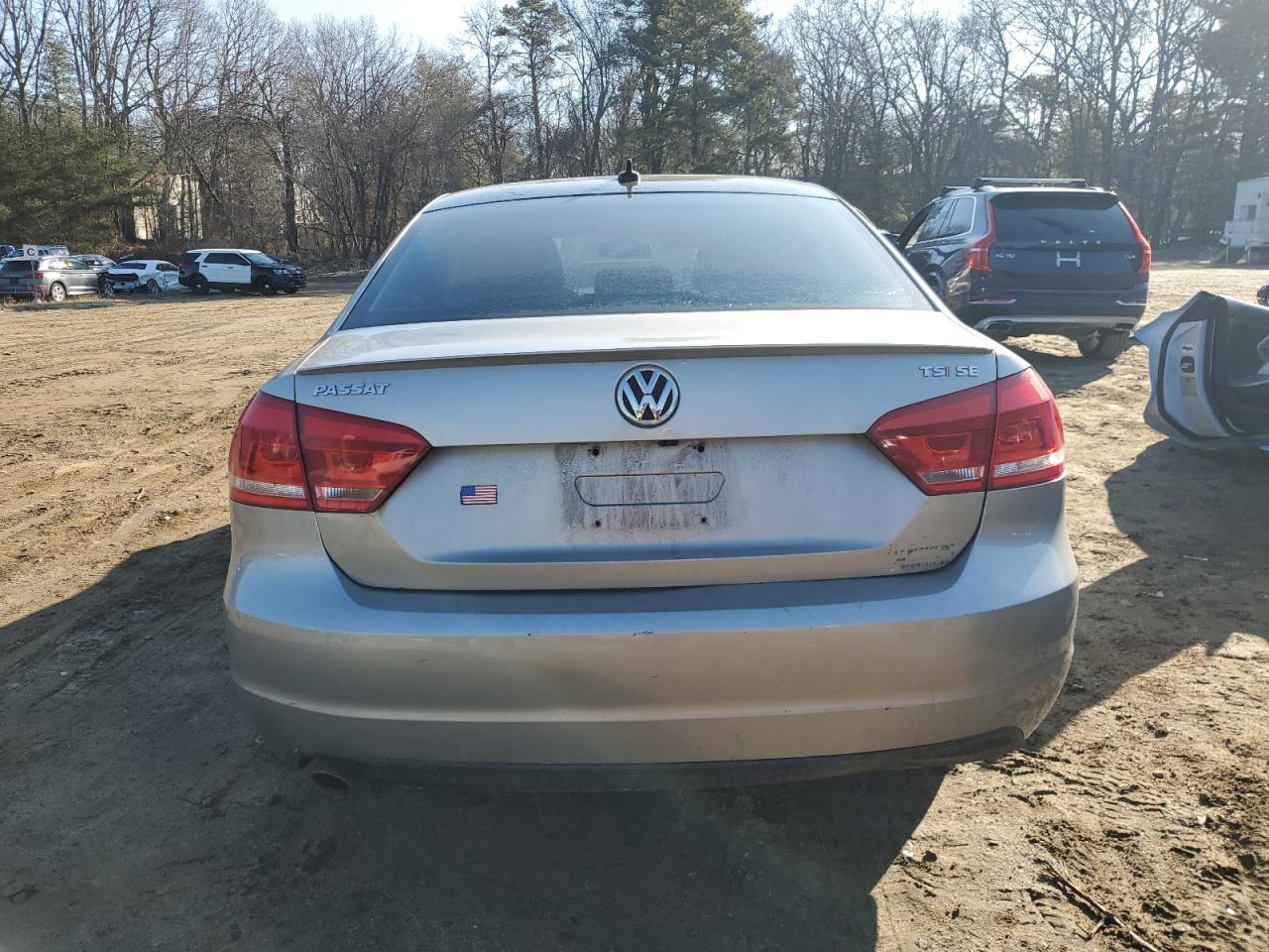 2014 Volkswagen Passat - Image 6