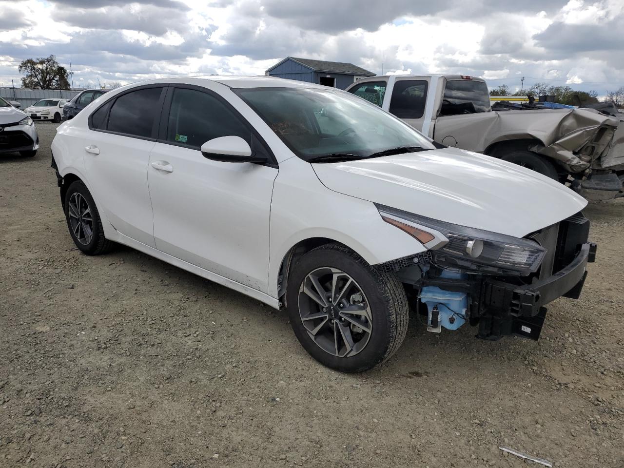 2024 Kia Forte - Image 4