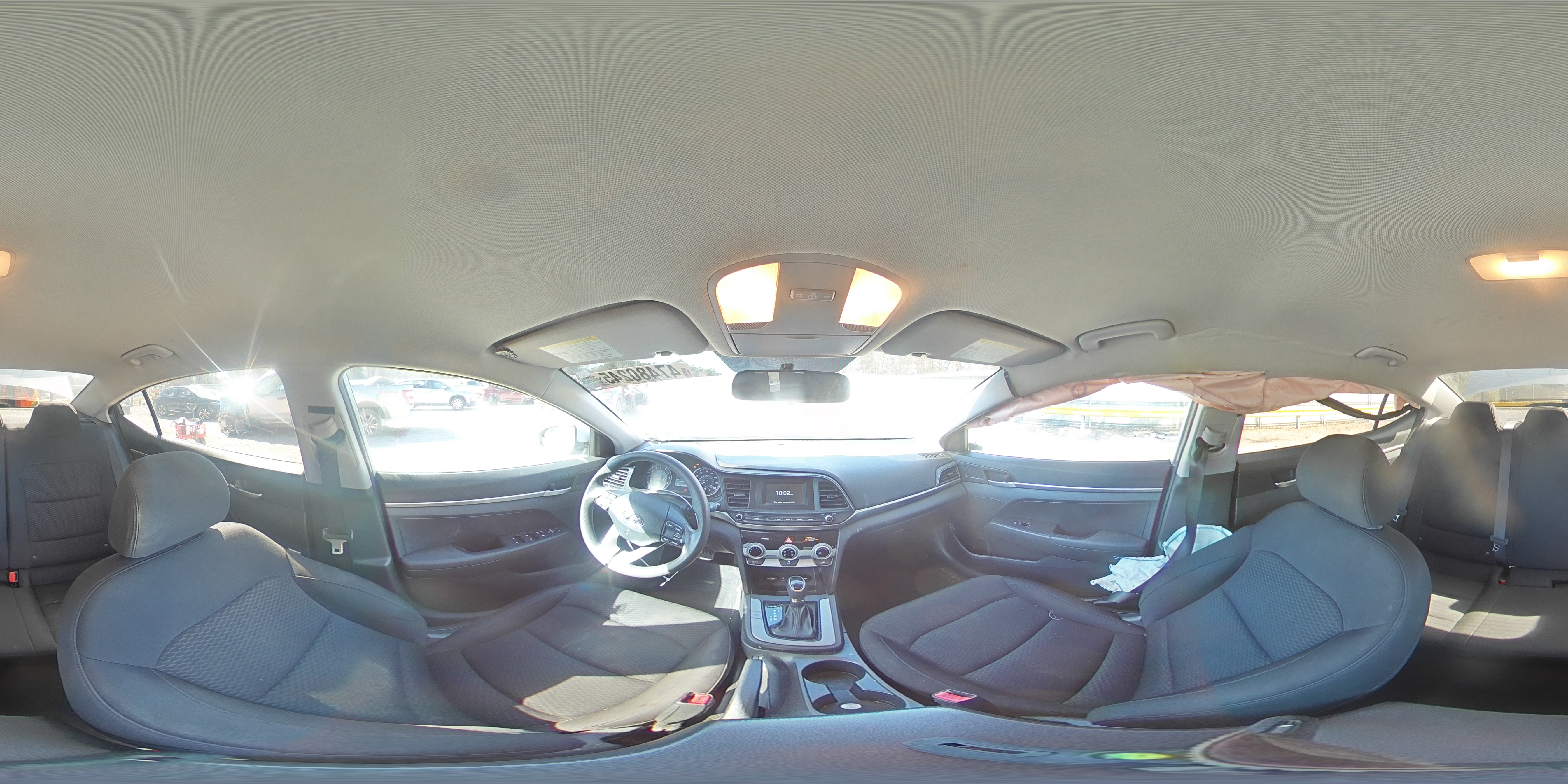 2019 Hyundai Elantra - Image 13