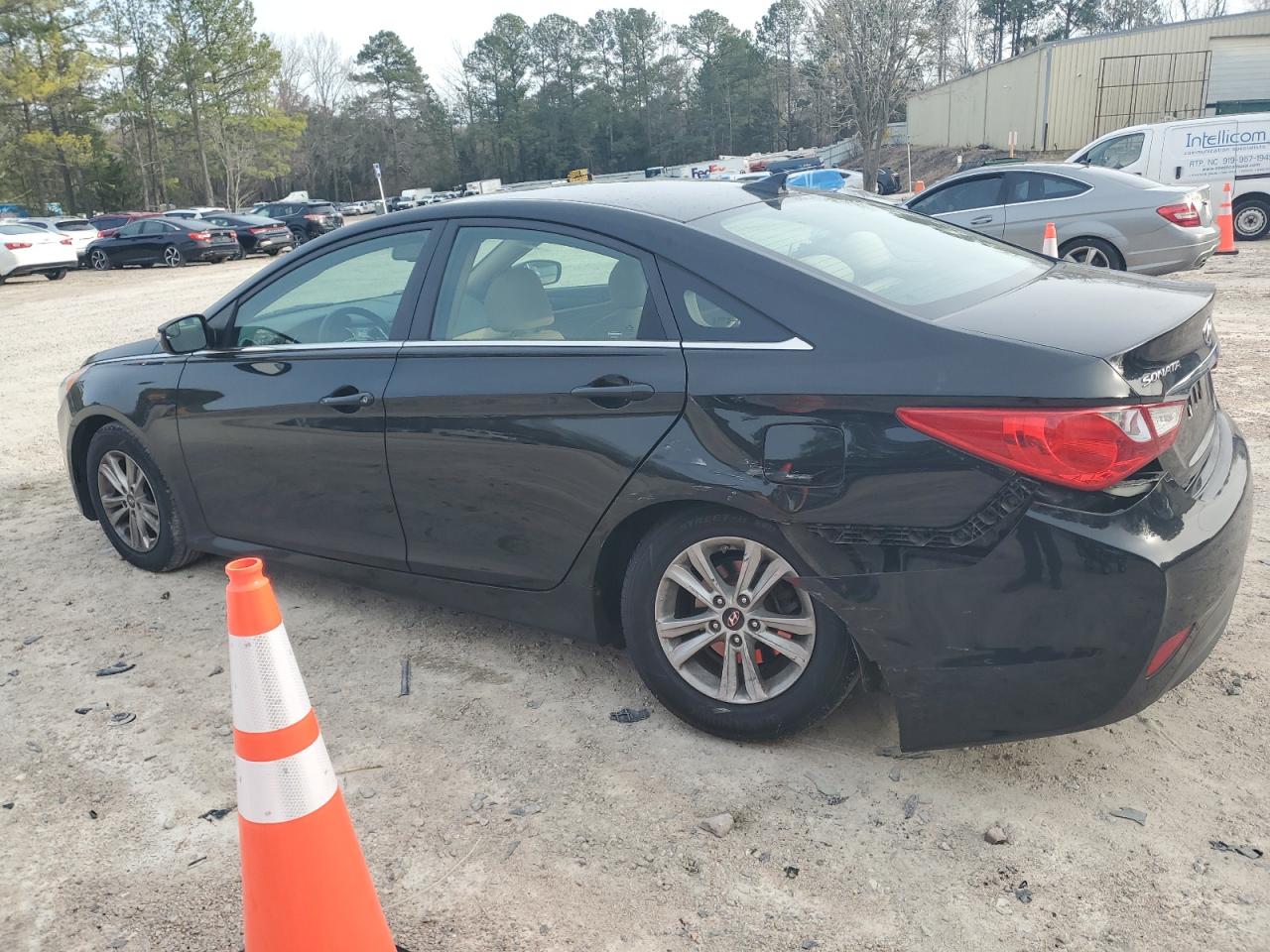 2014 Hyundai Sonata - Image 2