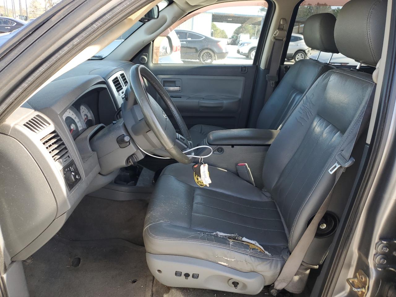 2006 Dodge Dakota - Image 7