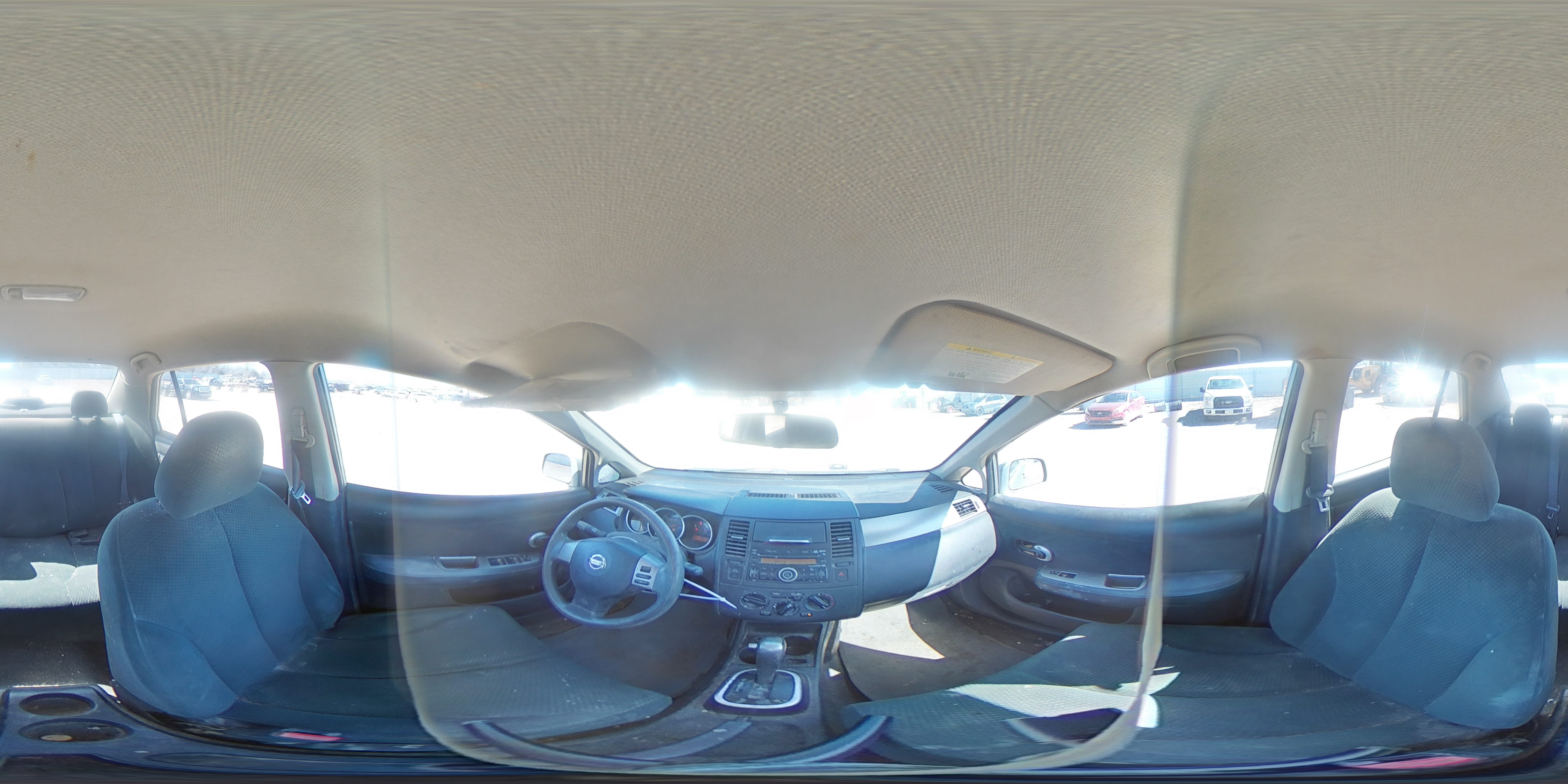 2011 Nissan Versa - Image 12