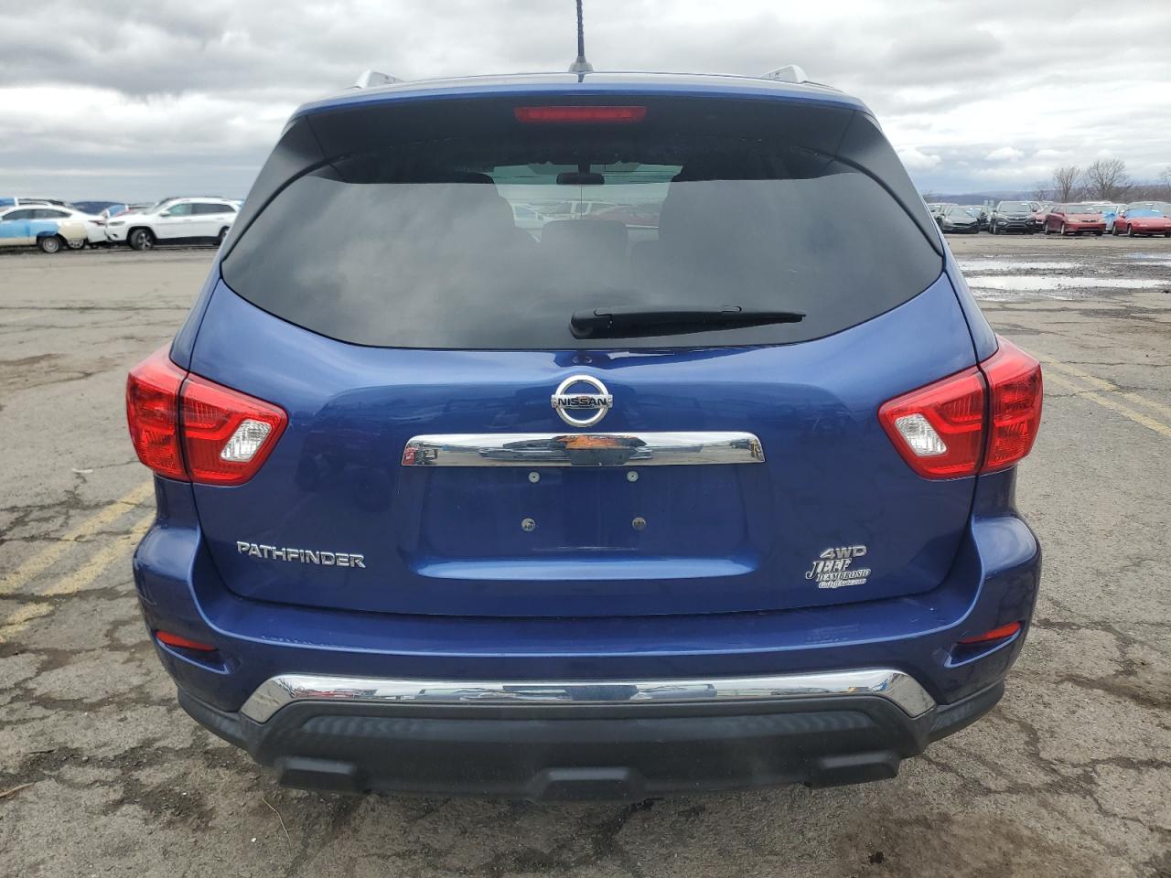 2018 Nissan Pathfinder - Image 6