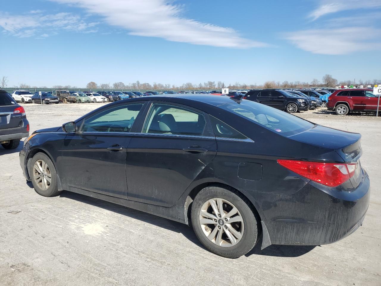 2012 Hyundai Sonata - Image 2