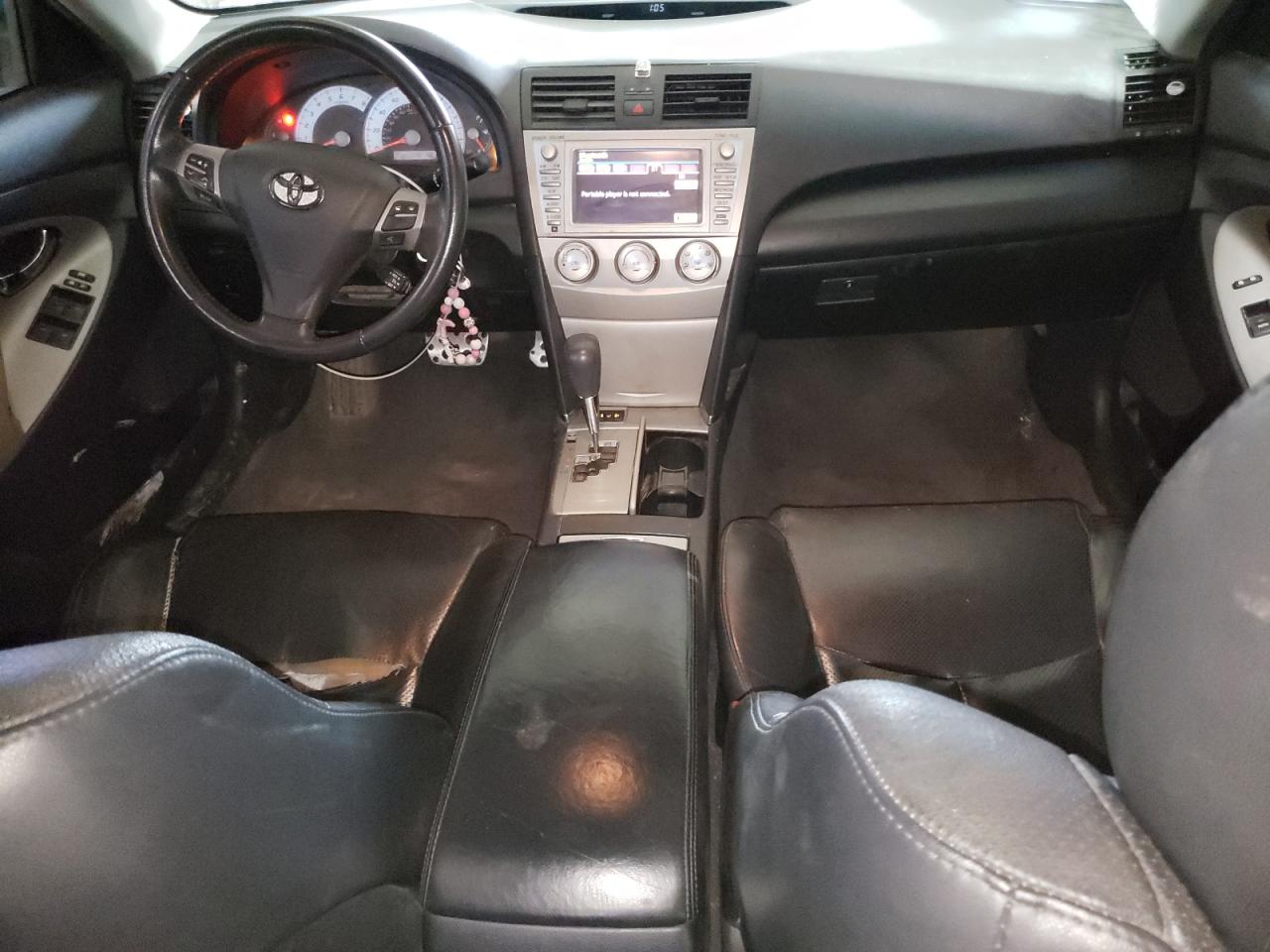 2011 Toyota Camry - Image 8