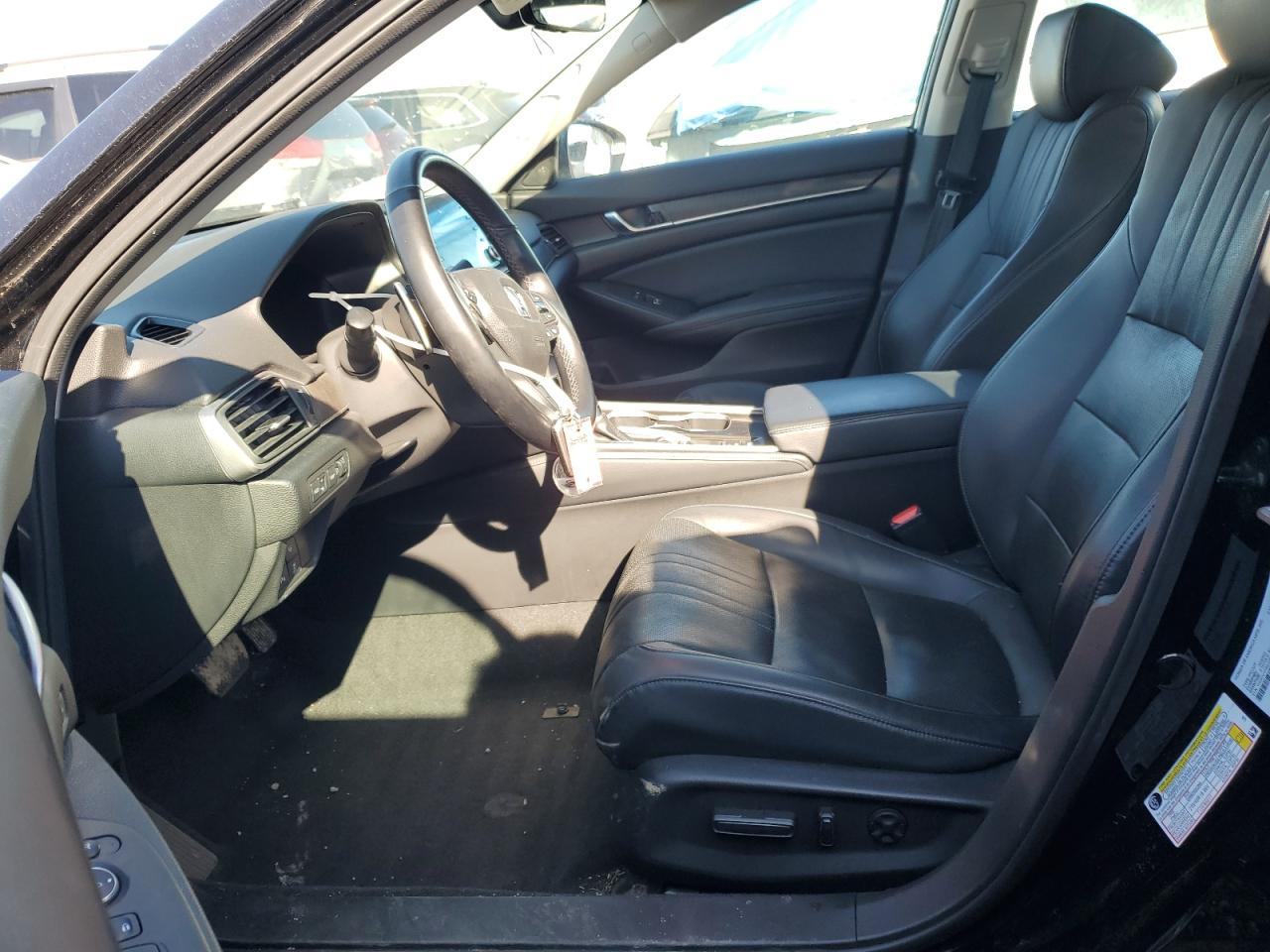 1hgcv1f94ja803918 1HGCV1F94JA803918 2018 Honda Accord Touring