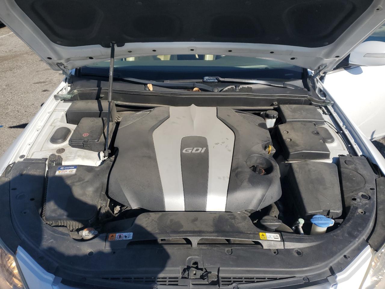 2014 Hyundai Genesis - Image 11