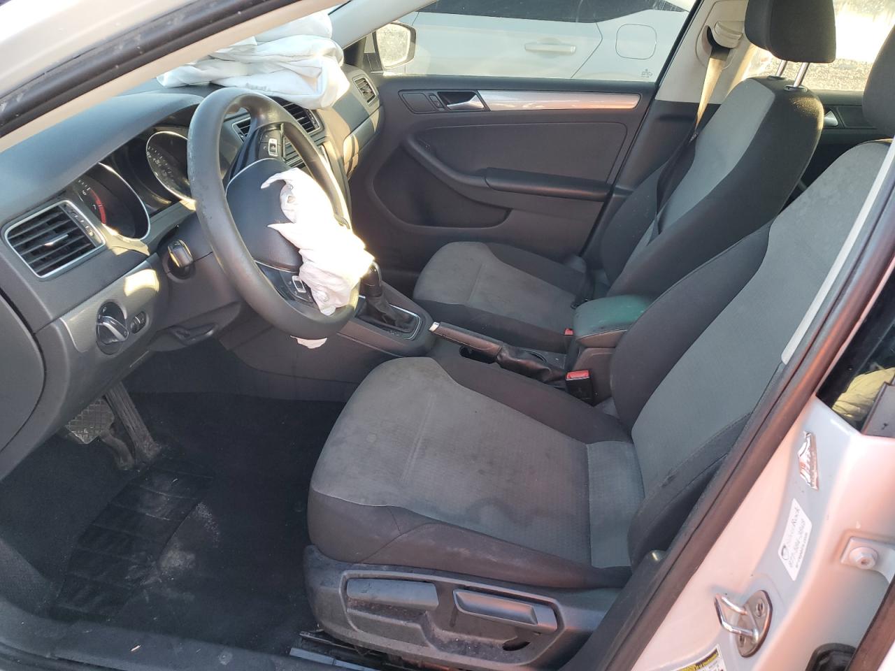 2017 Volkswagen Jetta - Image 7