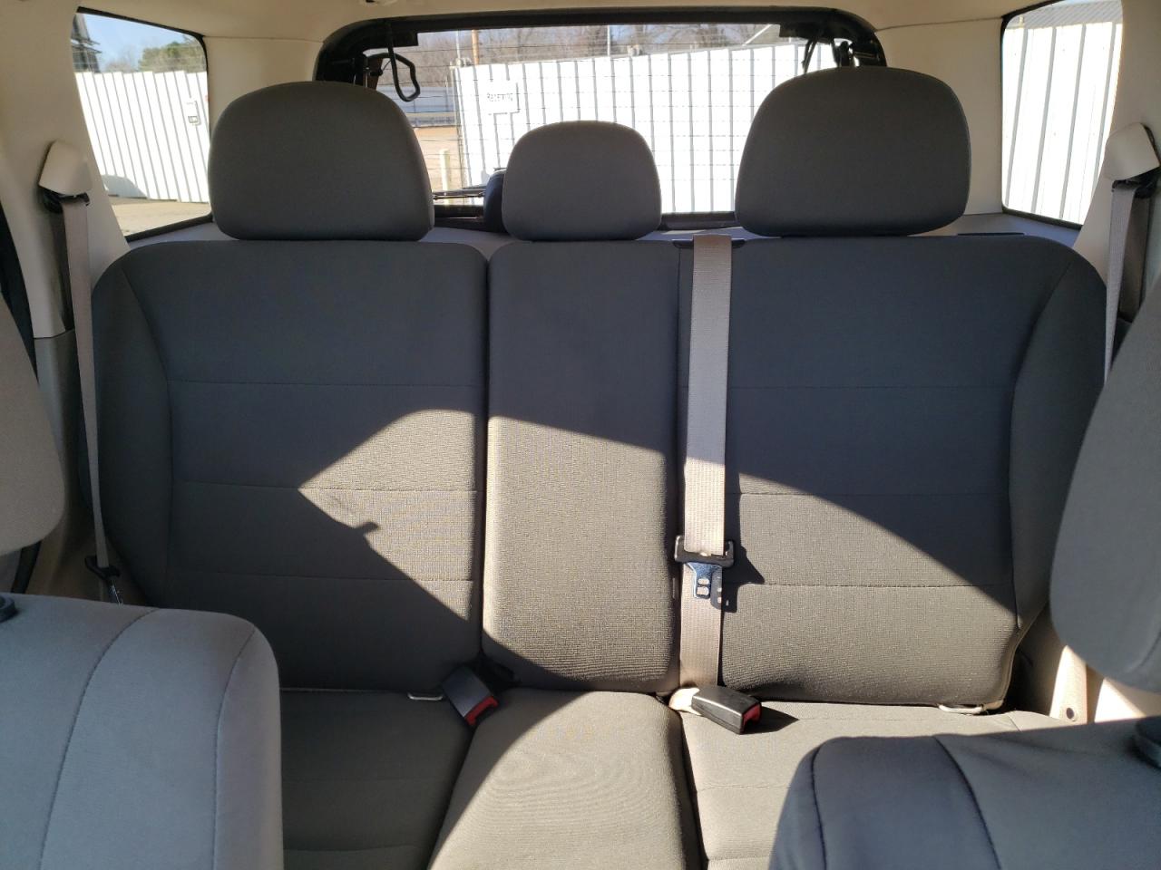 2011 Ford Escape - Image 10