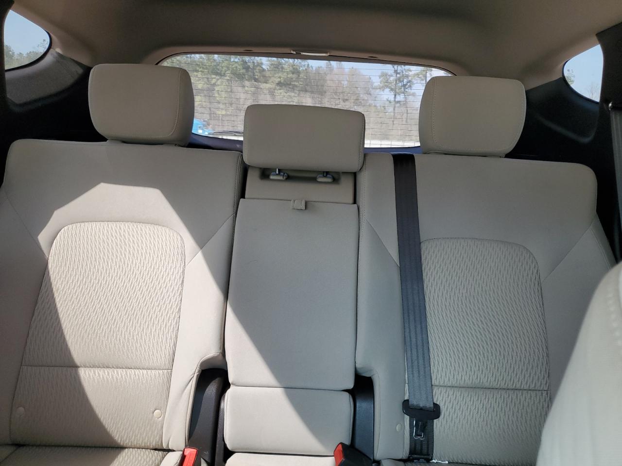 2017 Hyundai Santa Fe - Image 10