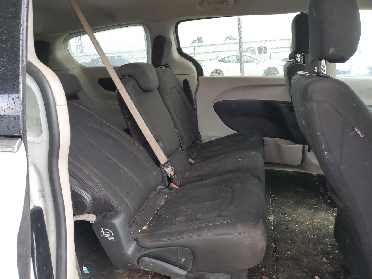 2017 Chrysler Pacifica - Image 11
