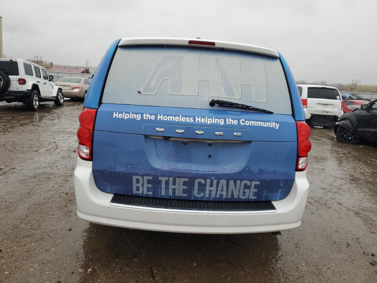 2019 Dodge Caravan - Image 6