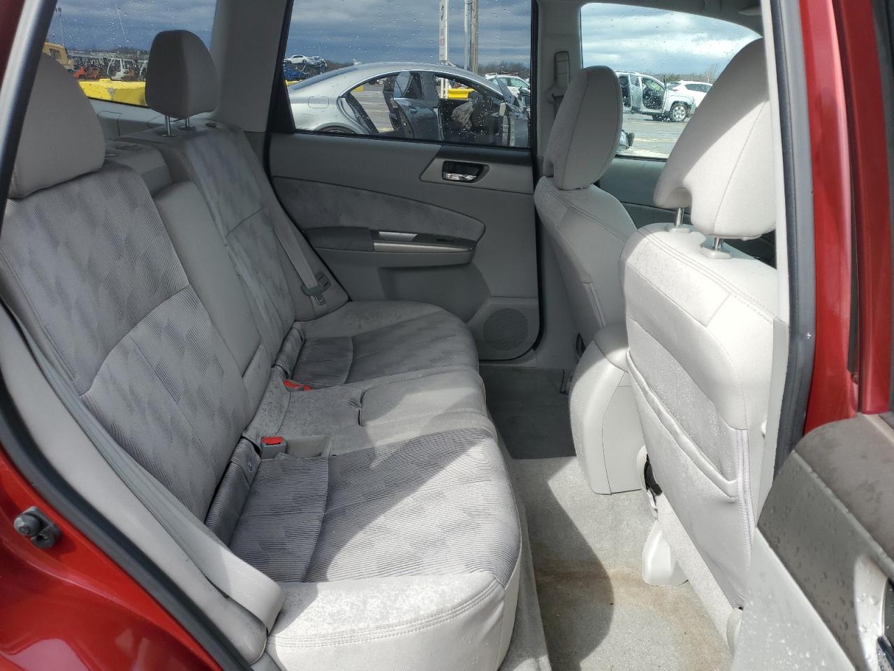 2010 Subaru Forester - Image 11