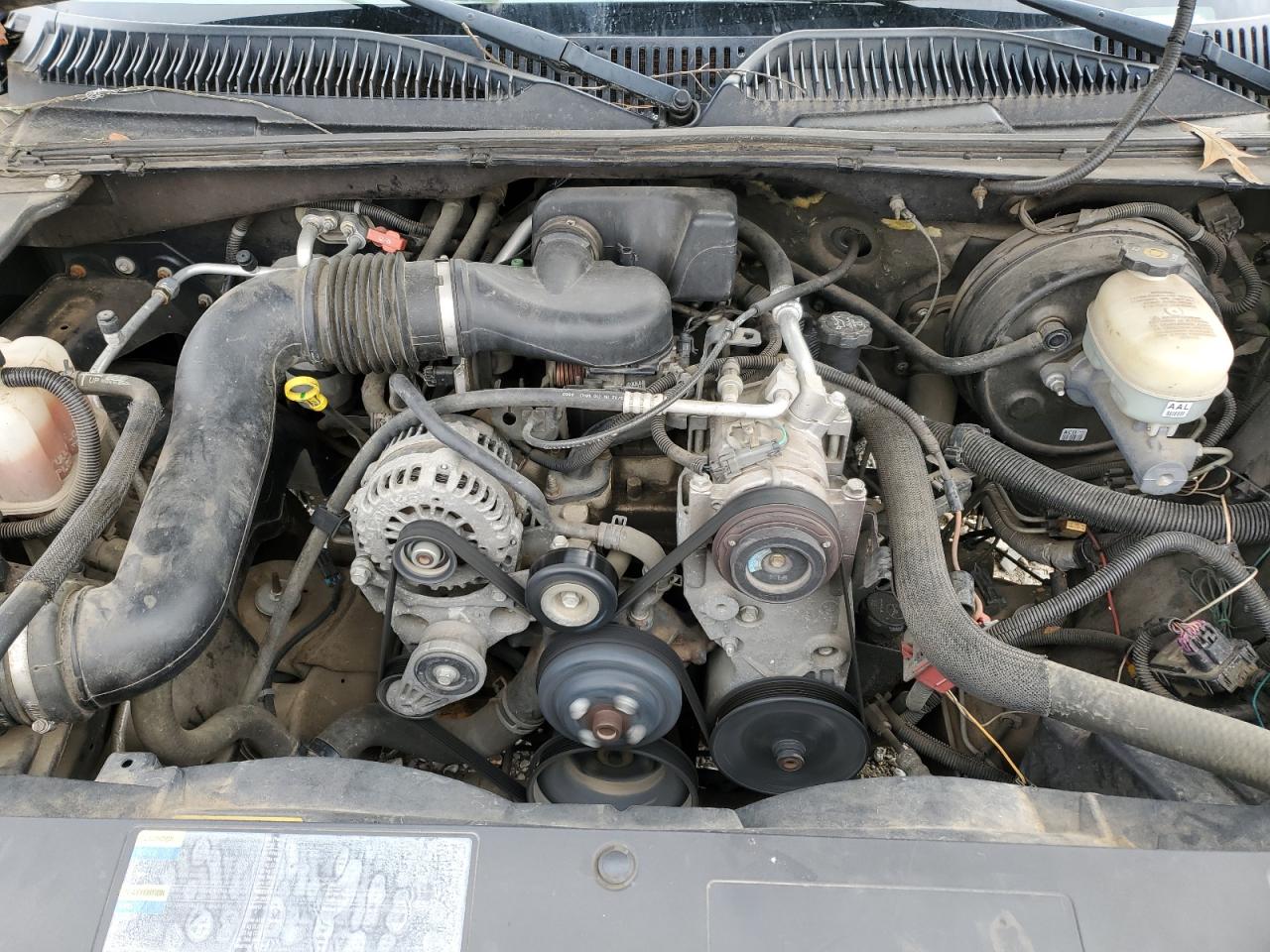 2005 Chevrolet Silverado - Image 11