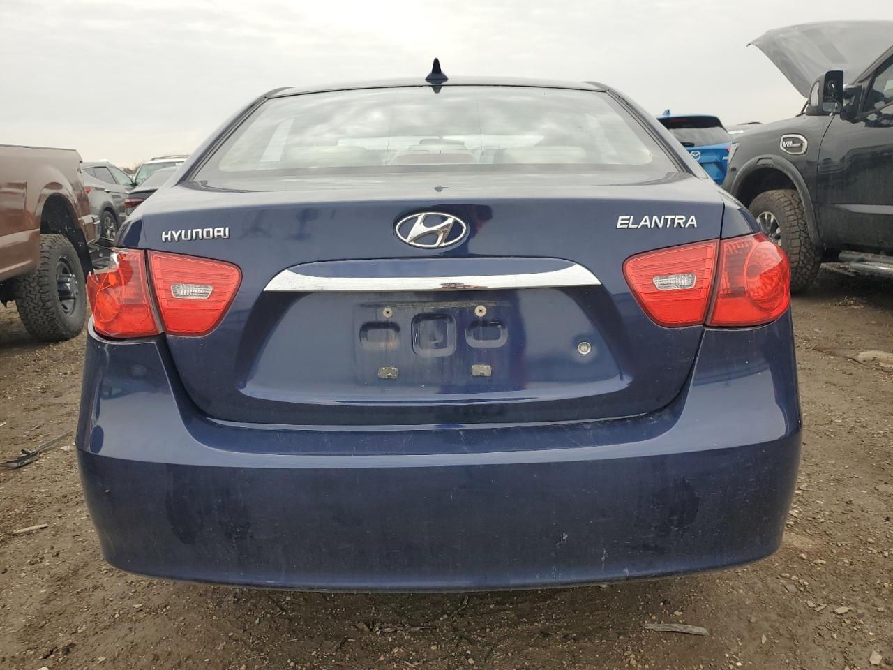 2010 Hyundai Elantra - Image 6