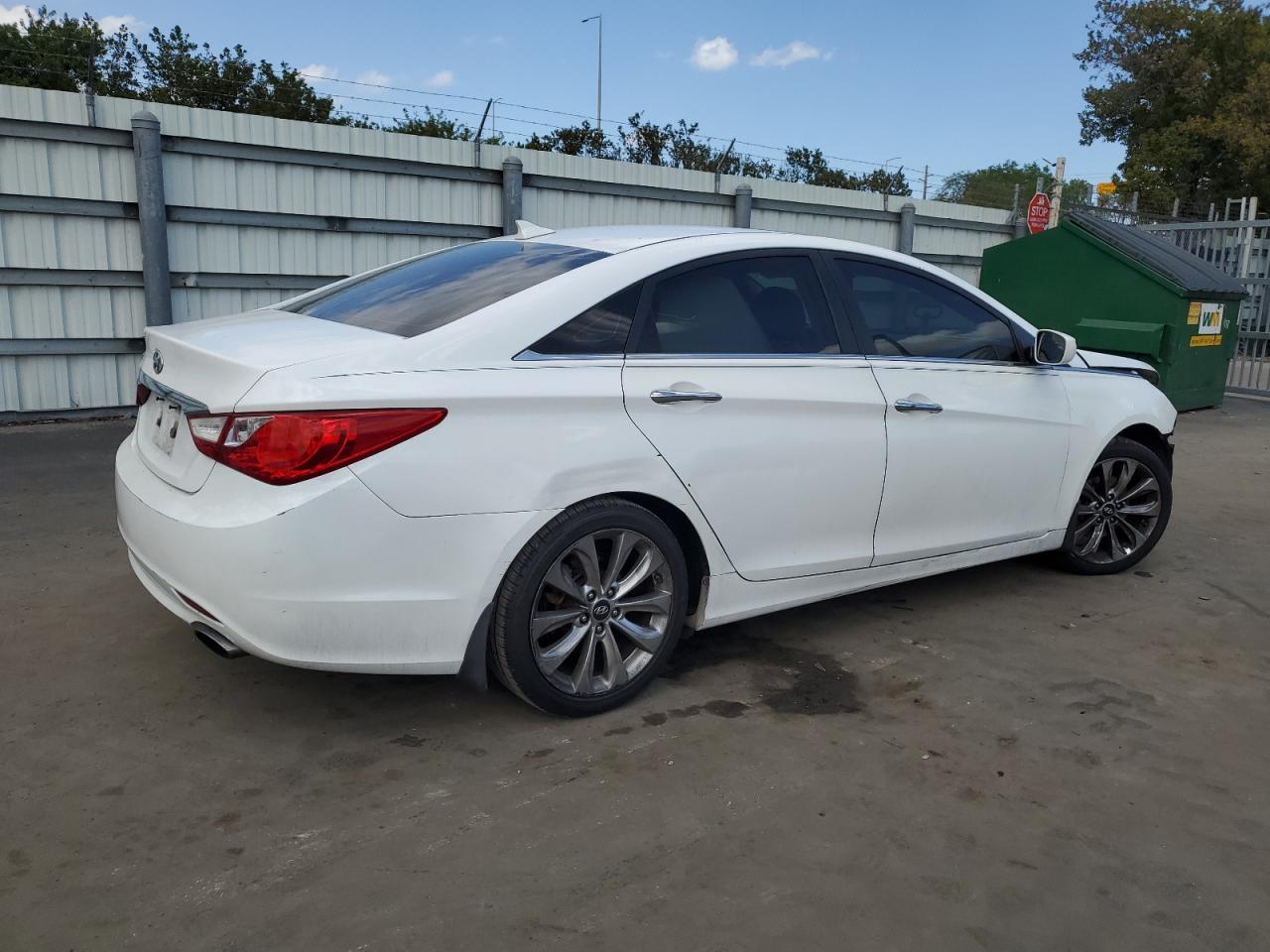 2013 Hyundai Sonata - Image 3