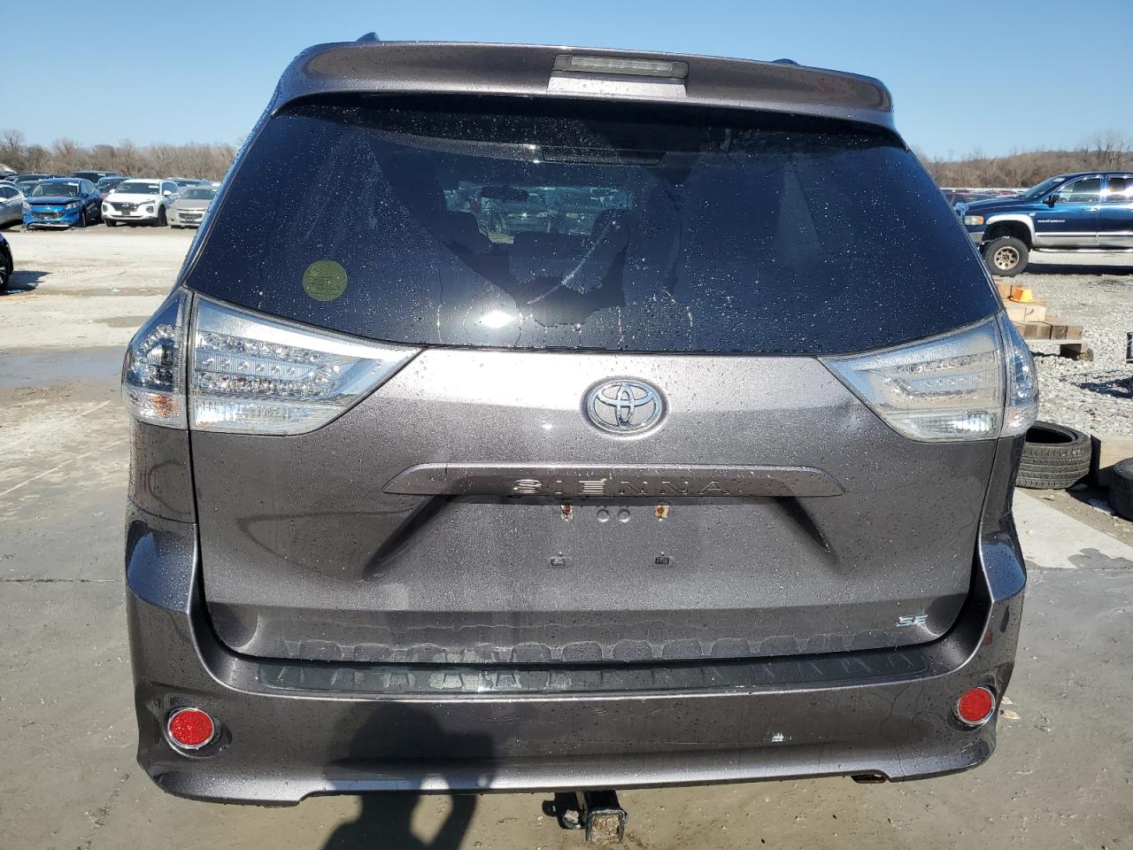 2011 Toyota Sienna - Image 6