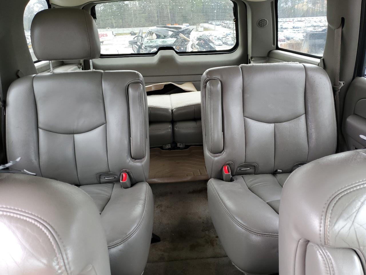 2005 Chevrolet Tahoe - Image 10