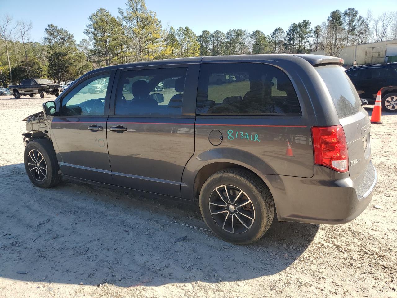 2019 Dodge Caravan - Image 2