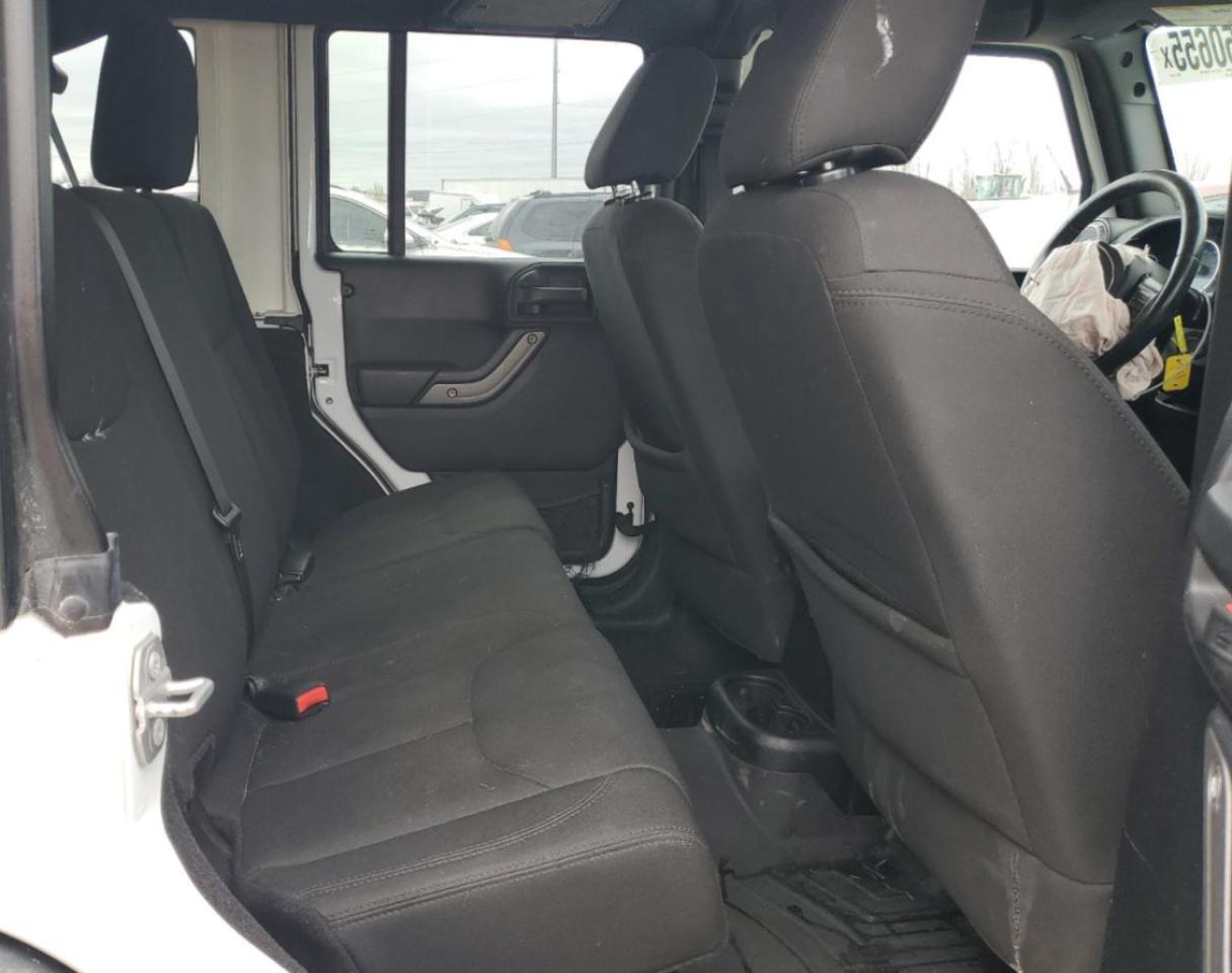 2016 Jeep Wrangler - Image 10