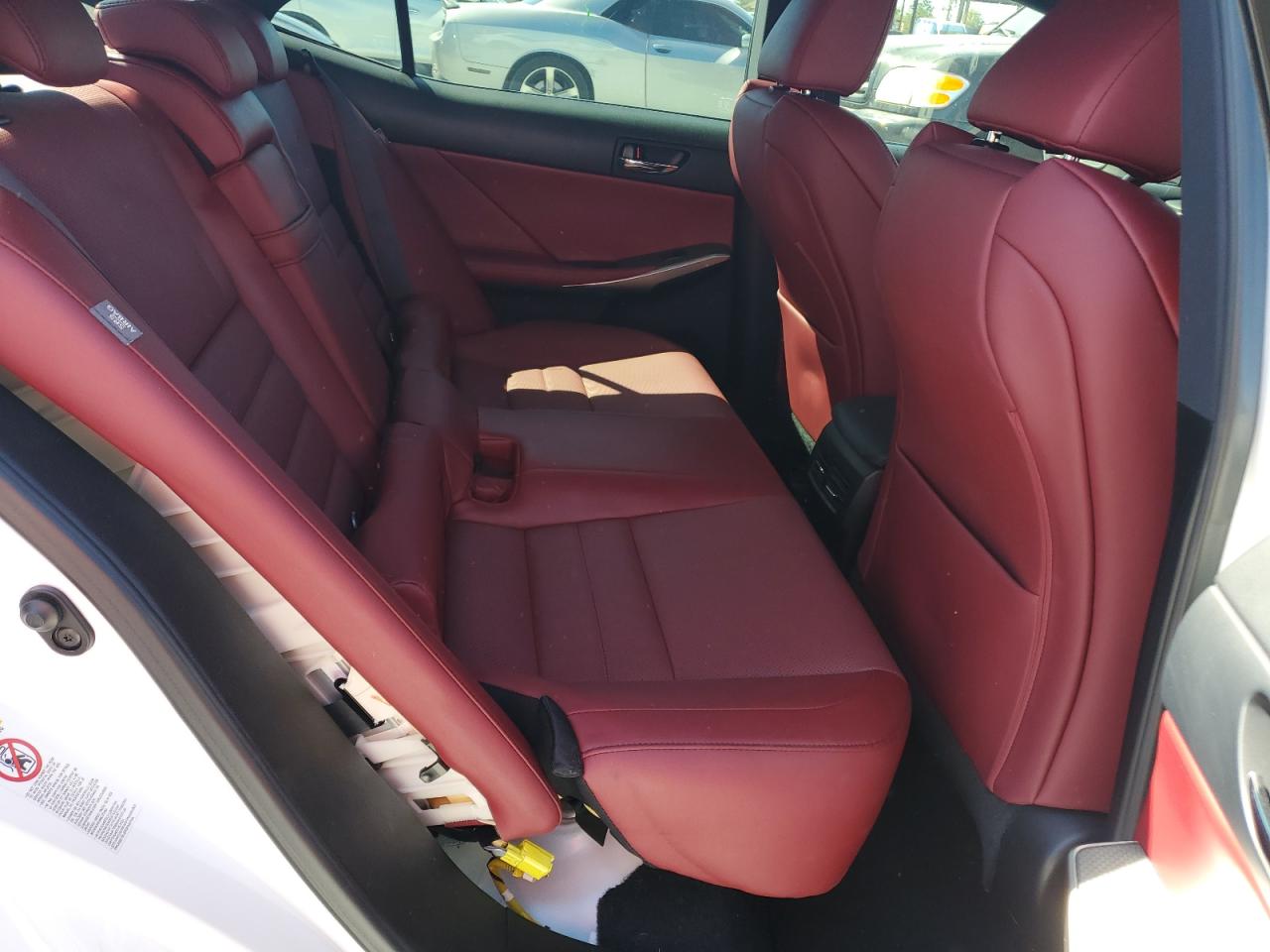 2016 Lexus IS - Image 10