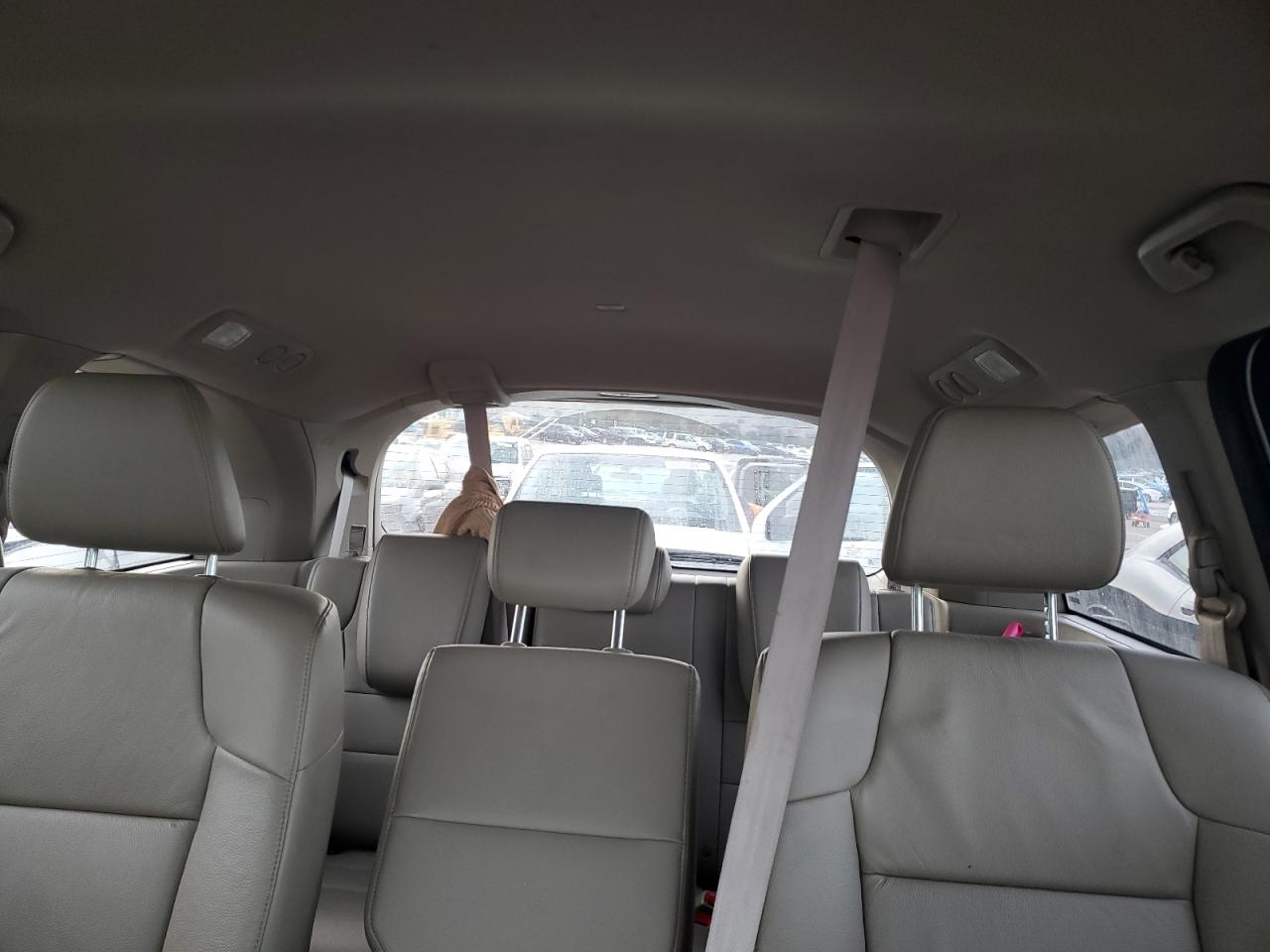 2016 Honda Odyssey - Image 10