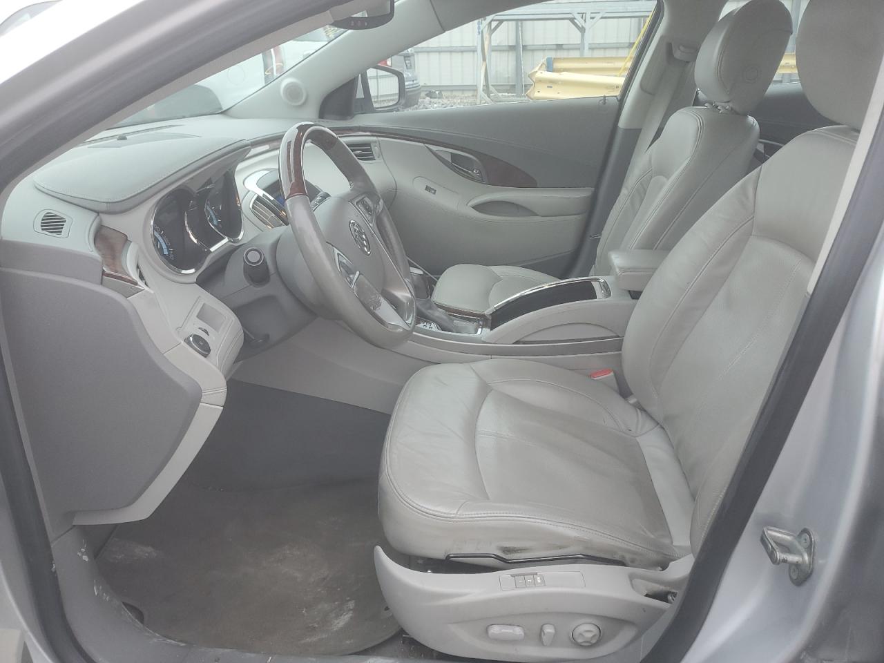 2010 Buick LaCrosse - Image 7