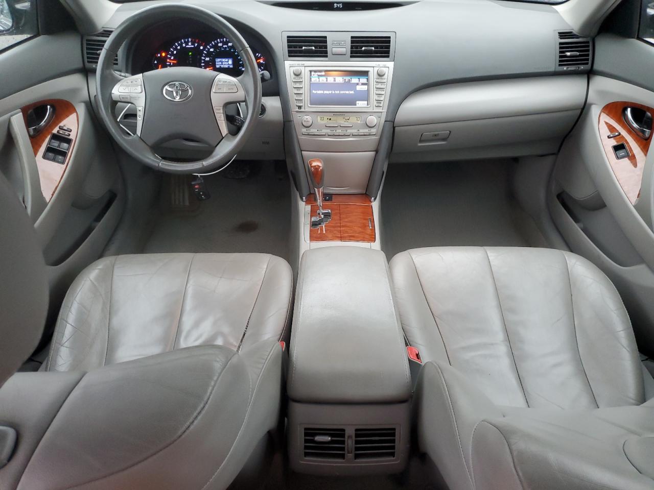 2011 Toyota Camry - Image 8