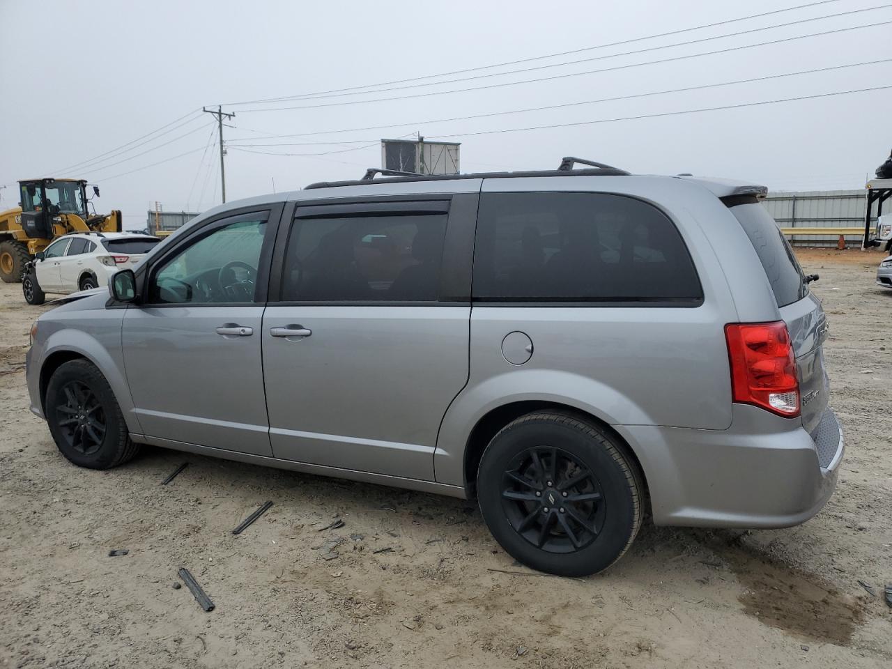 2019 Dodge Caravan - Image 2
